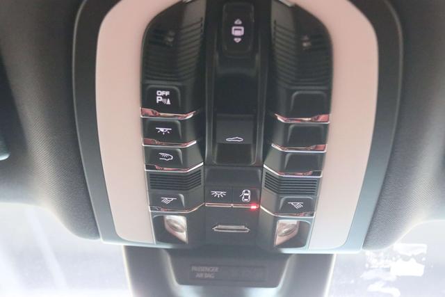 Porsche Macan 2022 thumb 5
