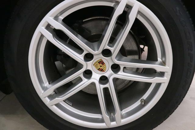 Porsche Macan 2022 thumb 9