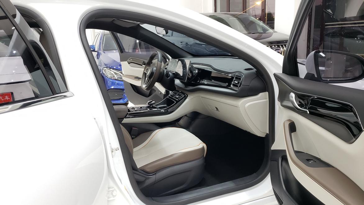 BYD Qin 2023 thumb 11