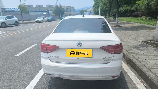 Volkswagen Lavida XR 2015 thumb 6