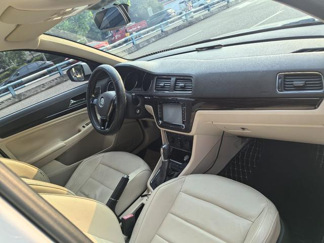Volkswagen Lavida XR 2015 thumb 10