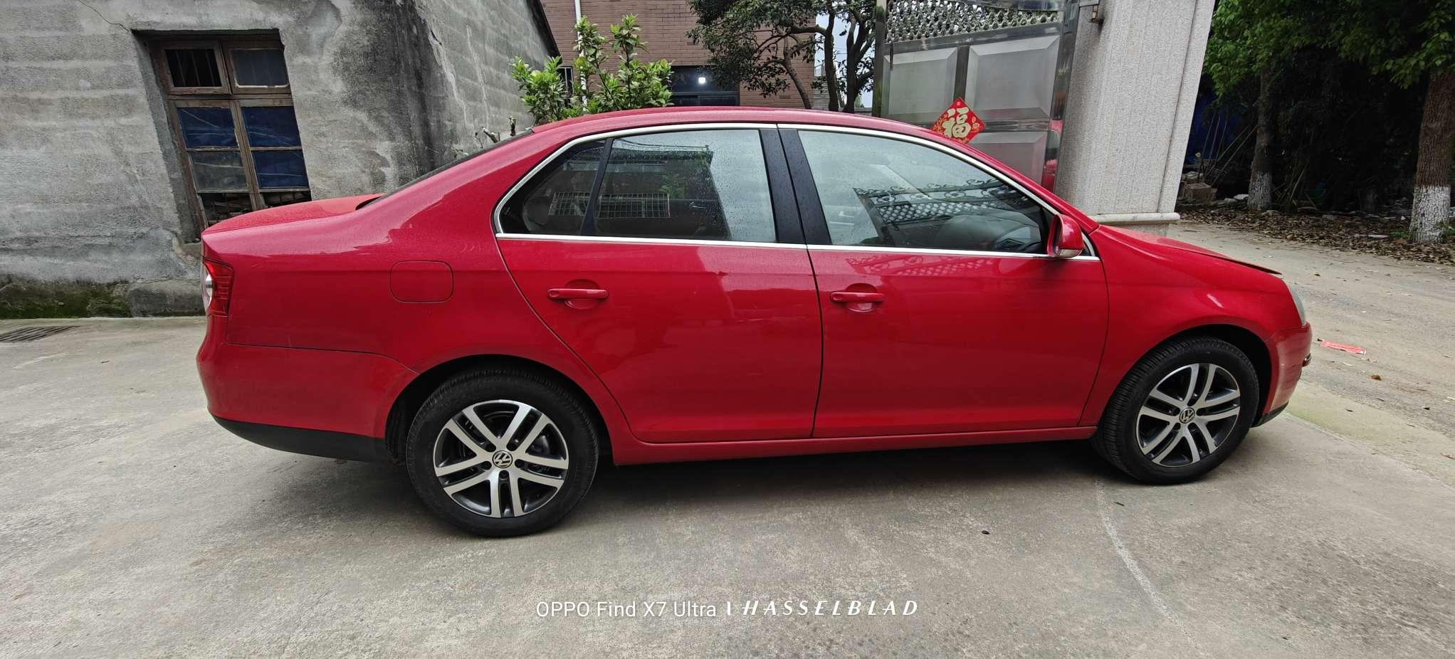Volkswagen Sagitar 2010 thumb 2