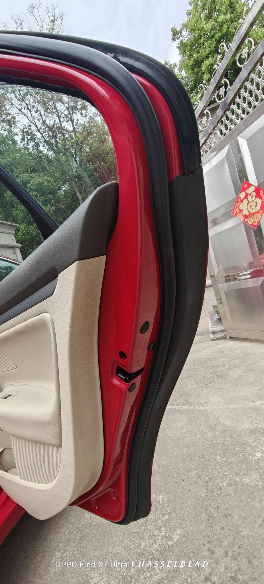 Volkswagen Sagitar 2010 thumb 8