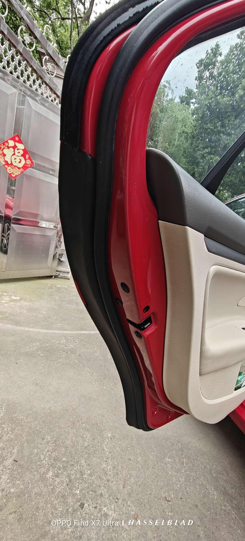 Volkswagen Sagitar 2010 thumb 10