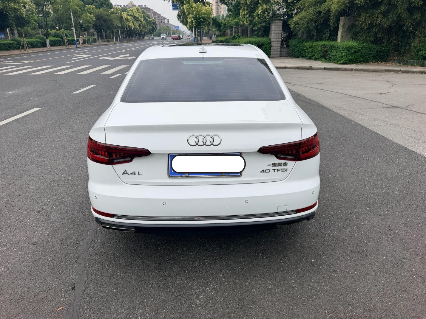 Audi A4 2019 thumb 2