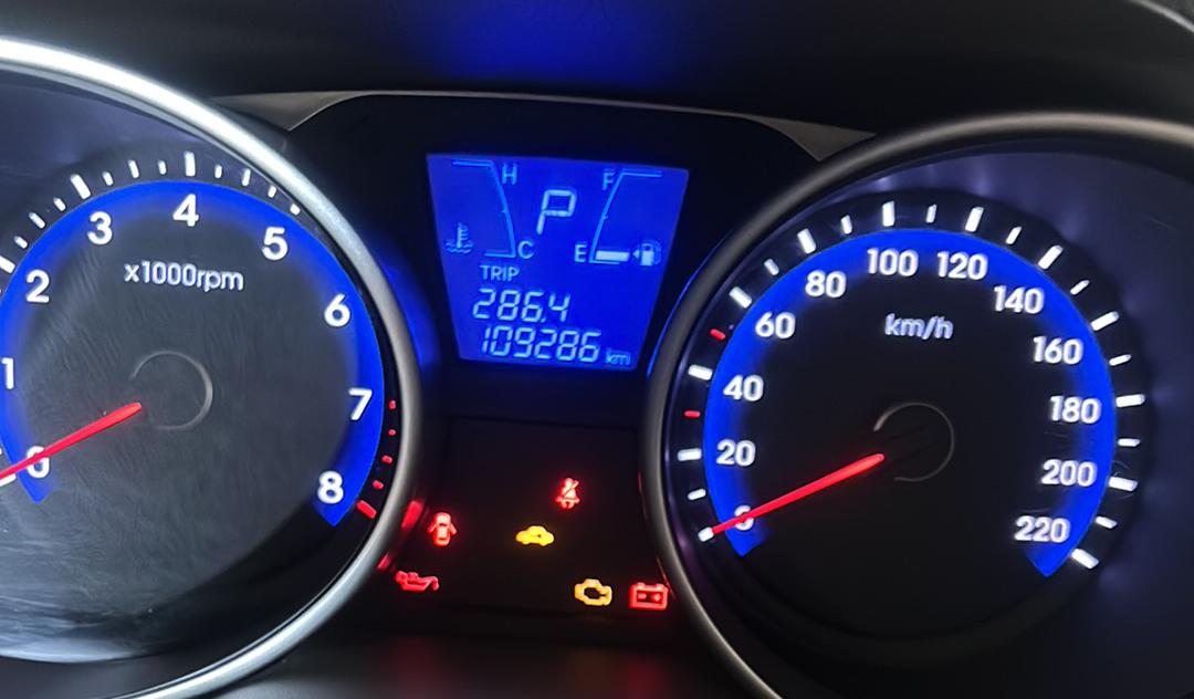 Hyundai ix35 2012 thumb 6