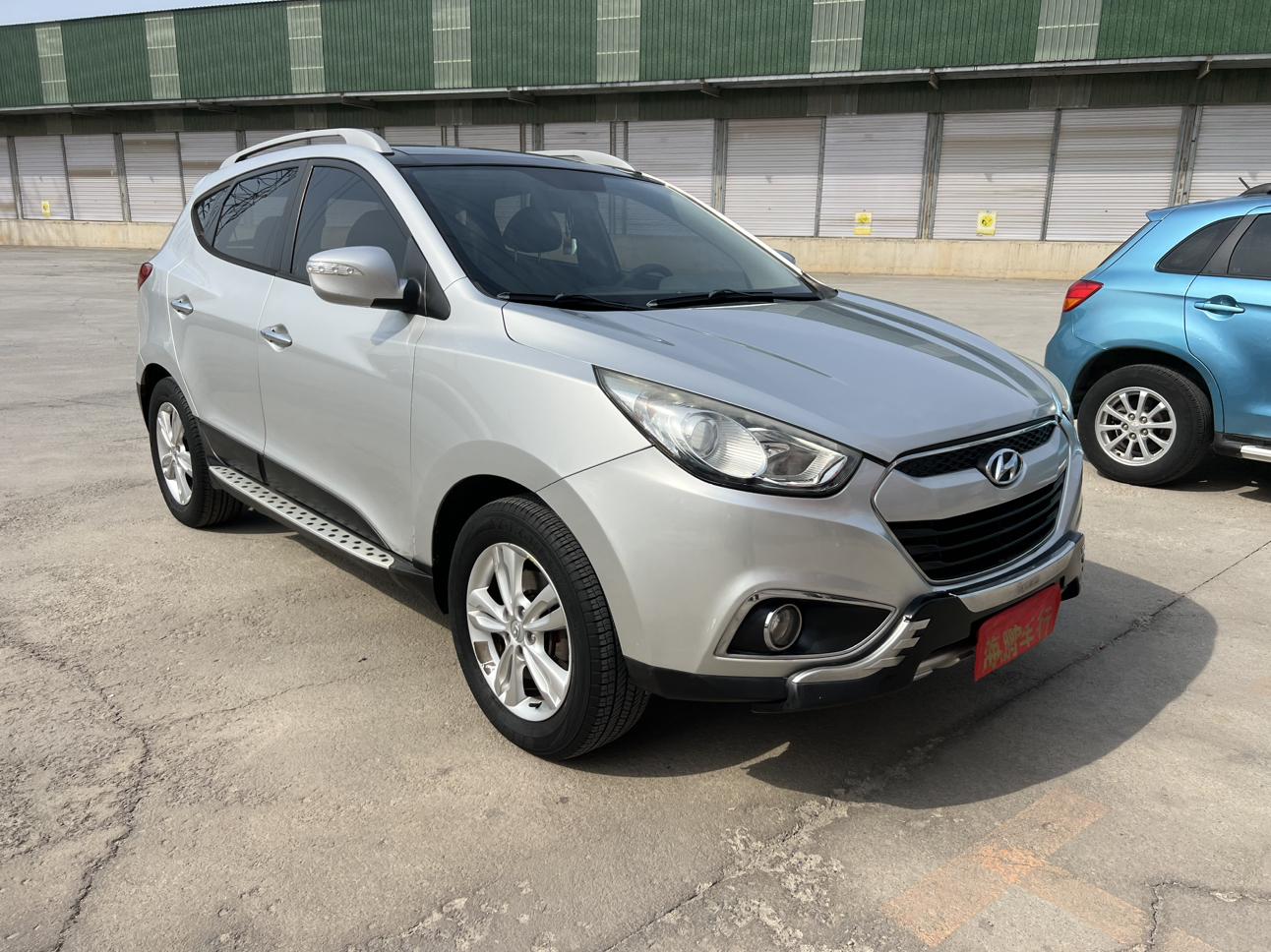 Hyundai ix35 2012 thumb 10