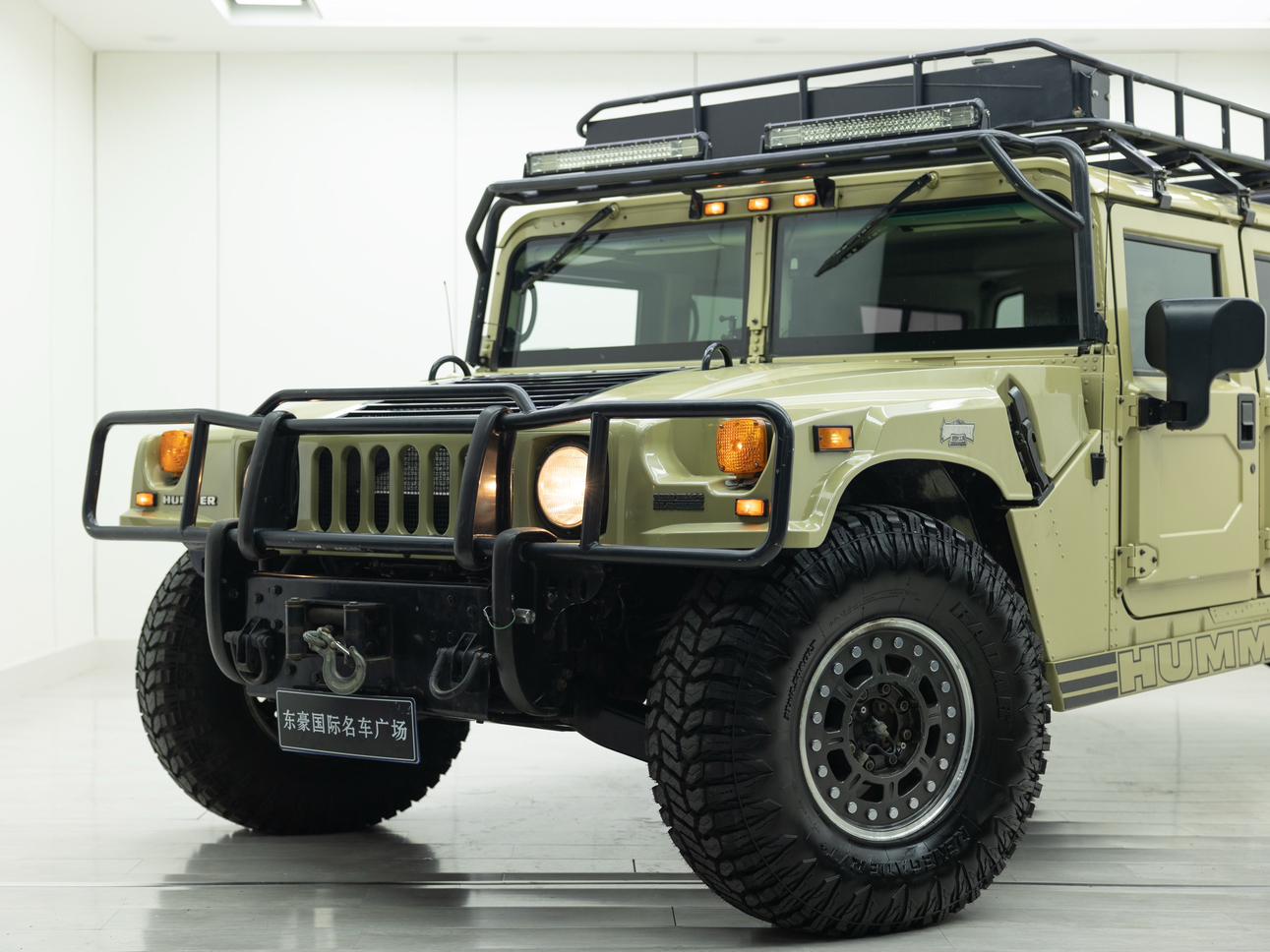 Hummer H1 2004 thumb 3