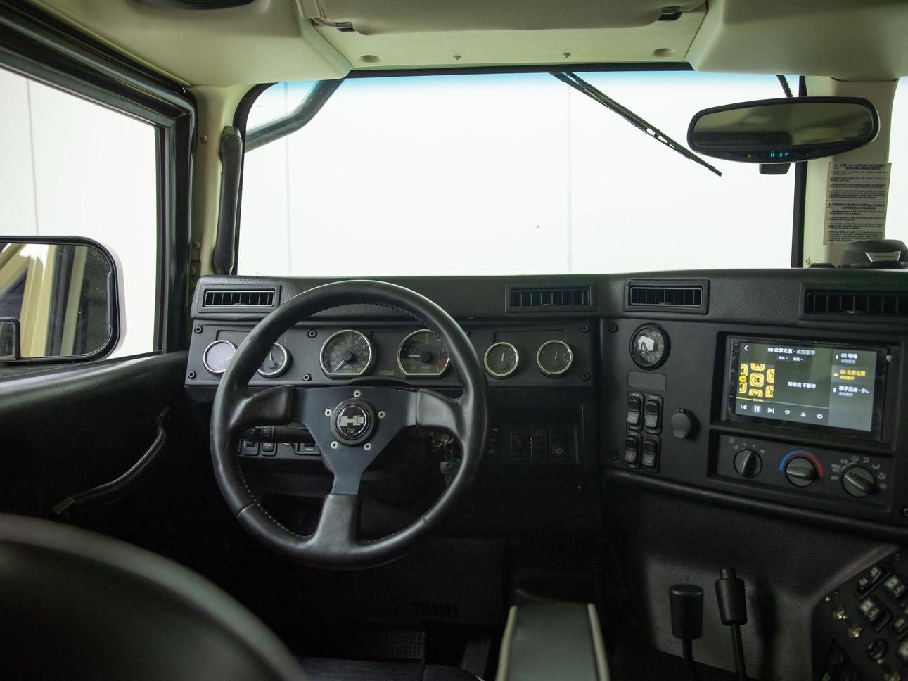 Hummer H1 2004 thumb 12