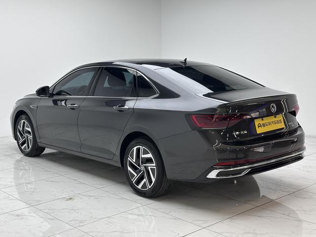 Volkswagen Sagitar 2023 thumb 3
