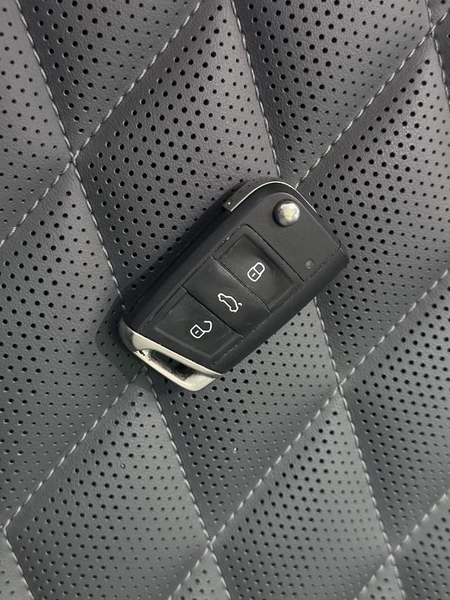 Volkswagen Sagitar 2023 thumb 9