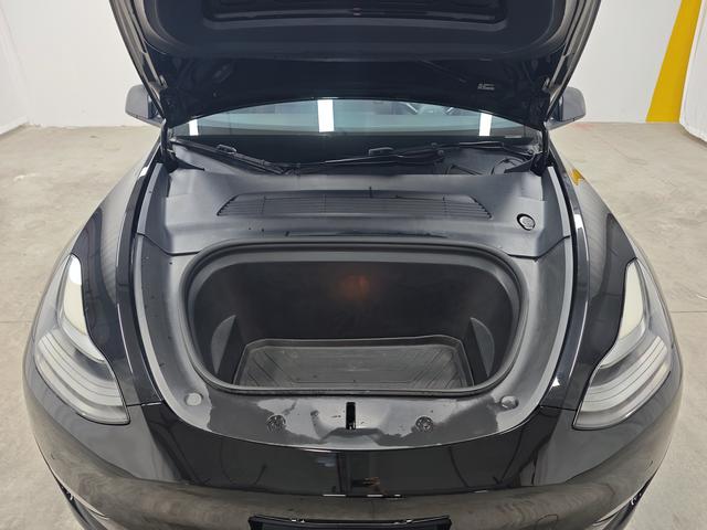 Tesla Model Y 2021 thumb 8
