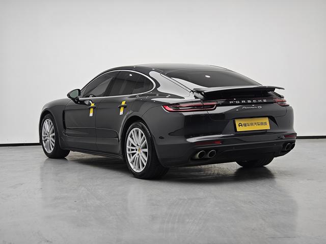 Porsche Panamera 2017 thumb 3