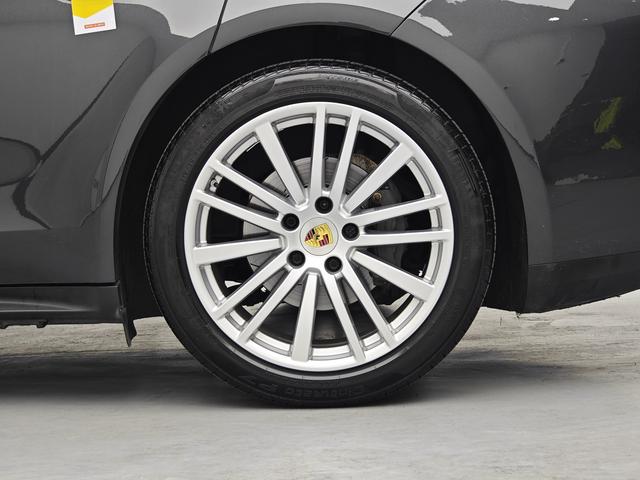 Porsche Panamera 2017 thumb 7