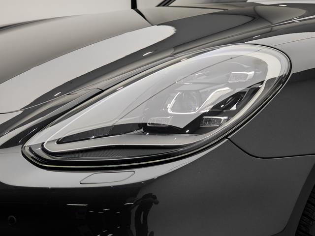 Porsche Panamera 2017 thumb 10