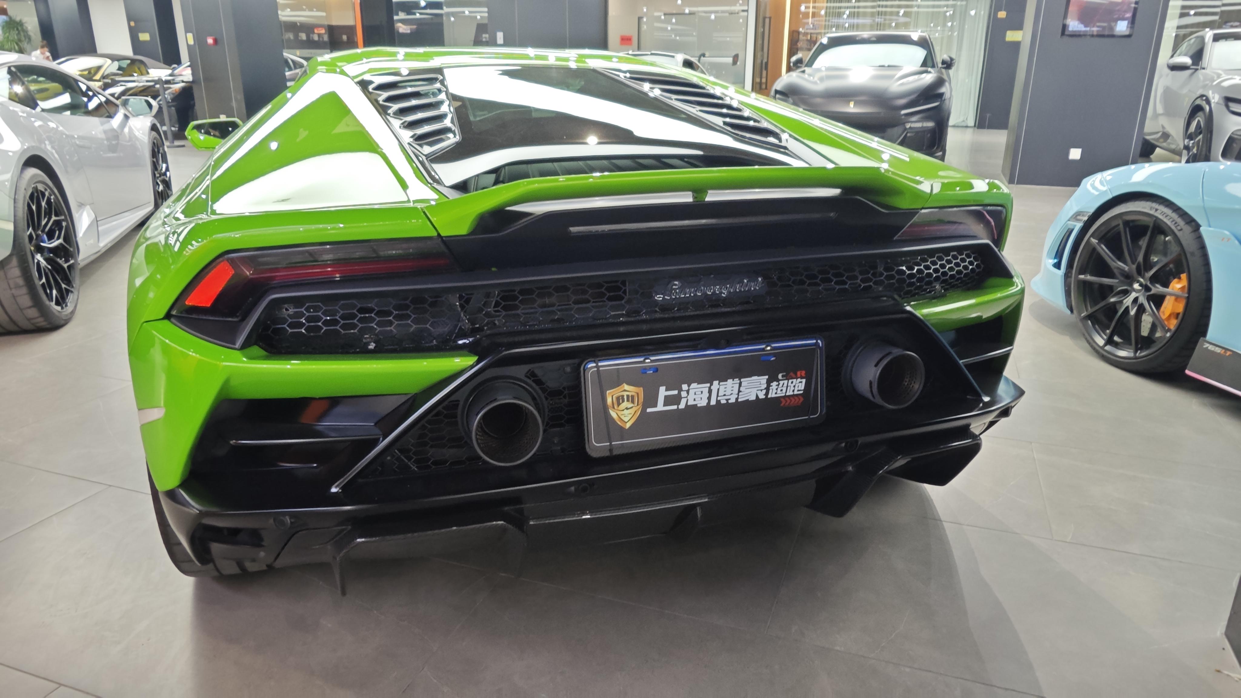 Lamborghini Huracán 2016 thumb 3