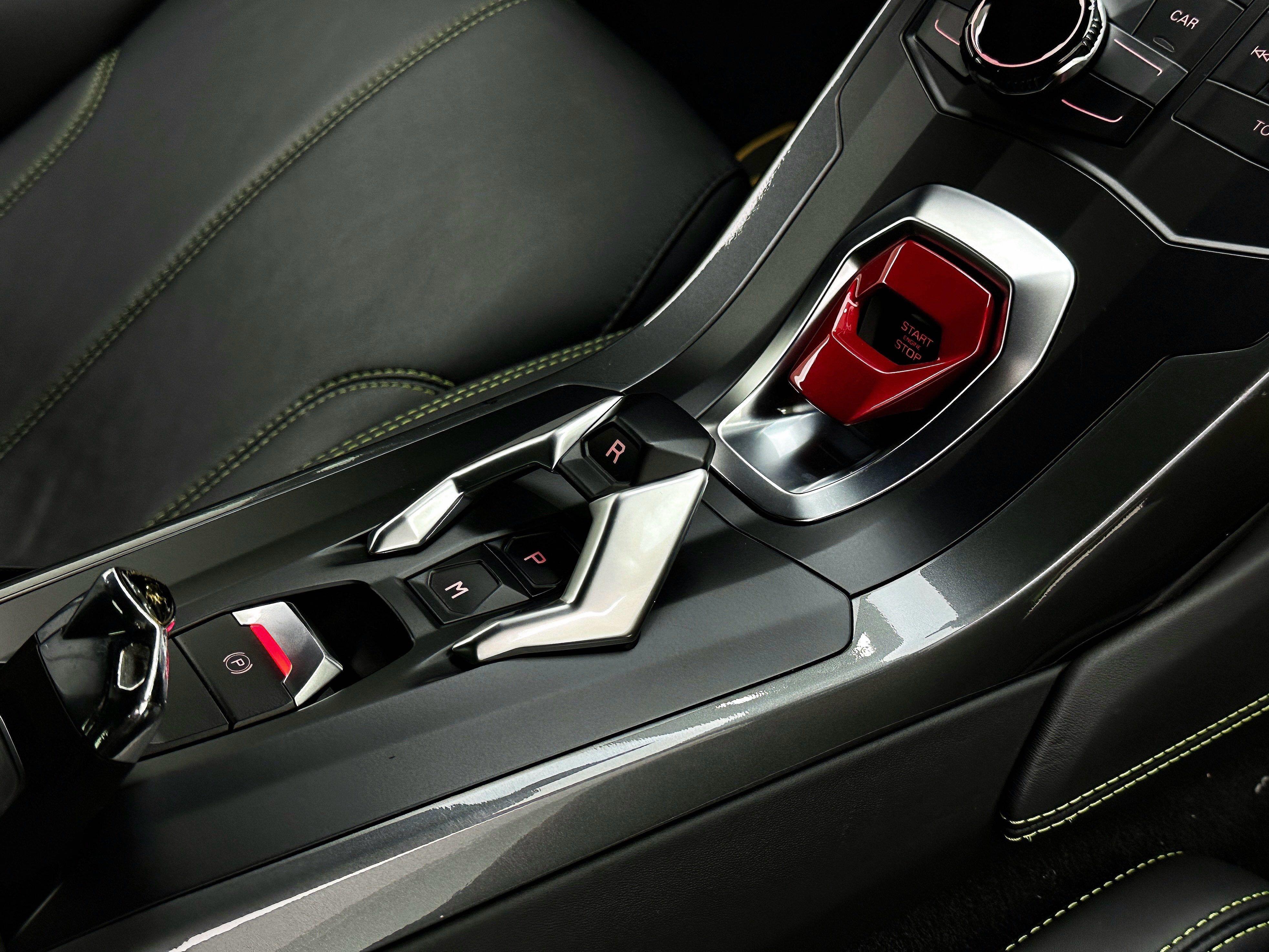 Lamborghini Huracán 2016 thumb 9