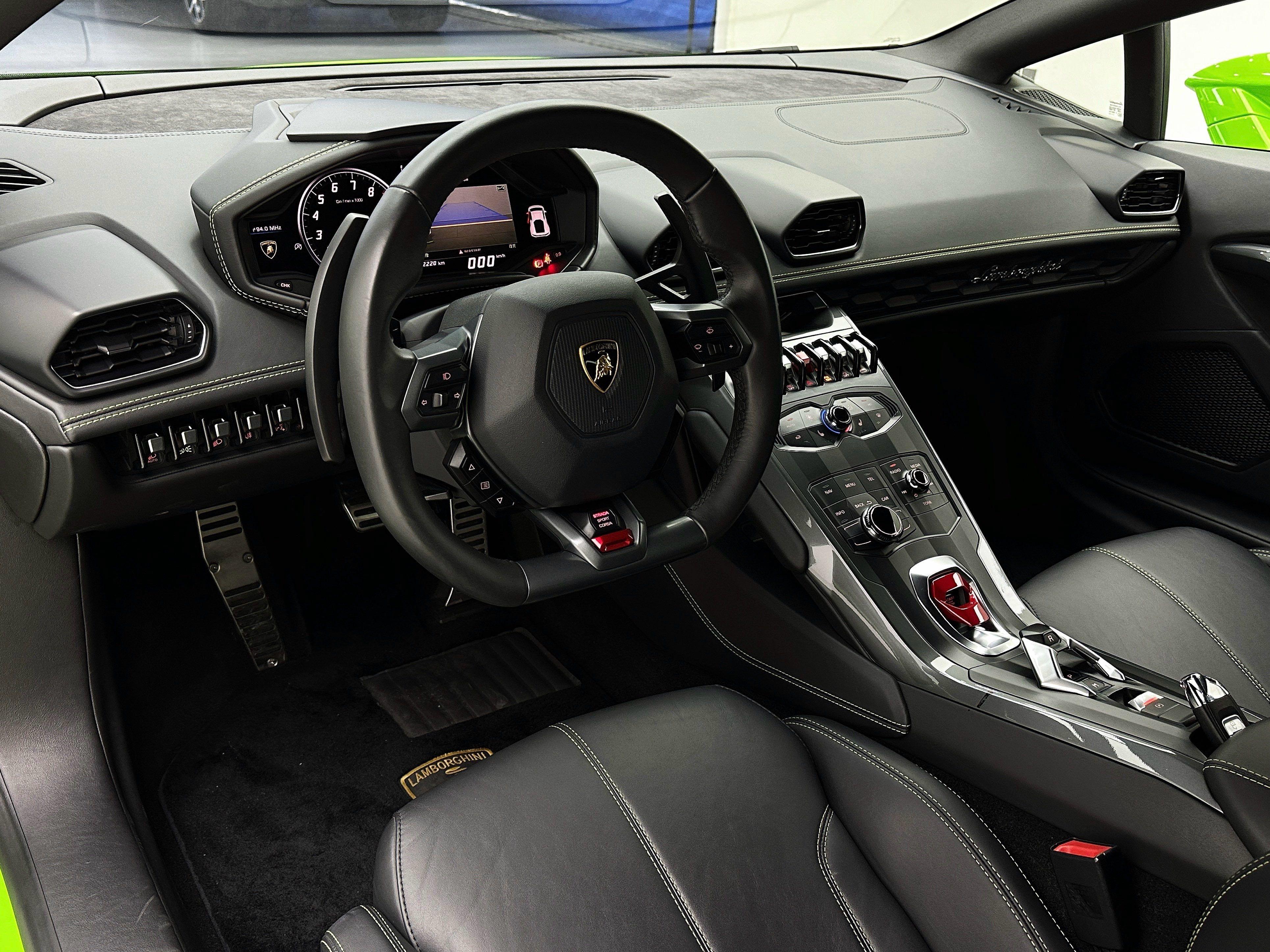 Lamborghini Huracán 2016 thumb 10