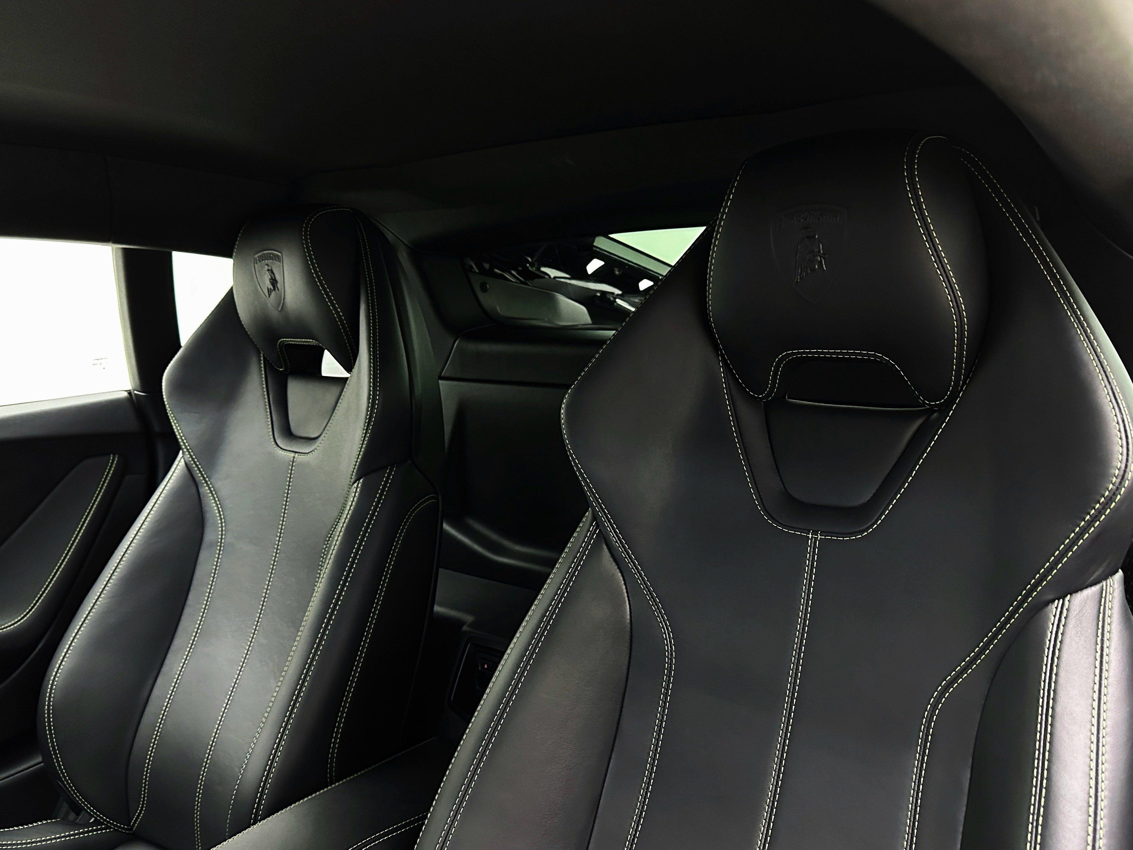 Lamborghini Huracán 2016 thumb 12