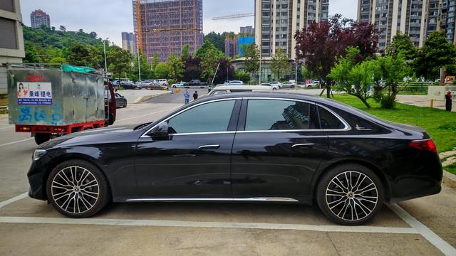 Mercedes-Benz E-Класс 2025 thumb 2