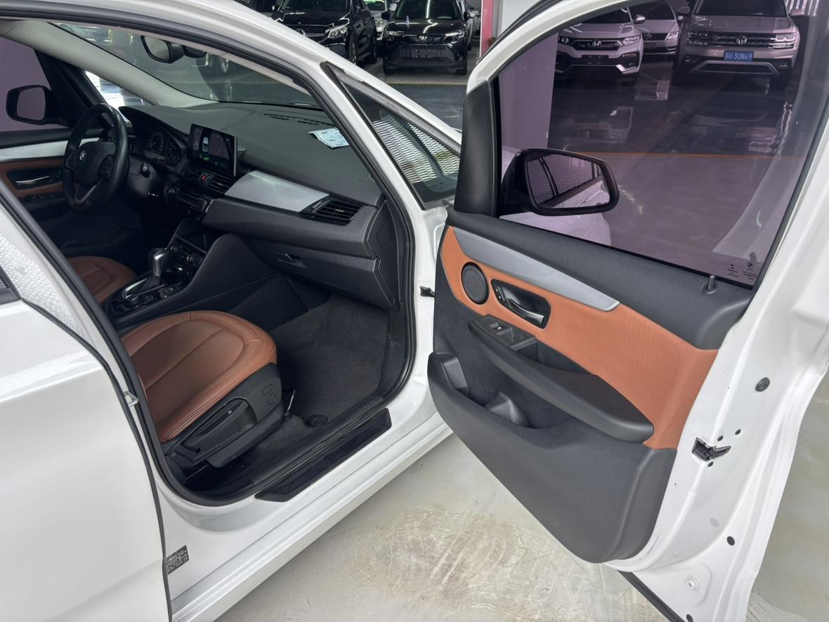 BMW 2 серии Active Tourer 2016 thumb 7
