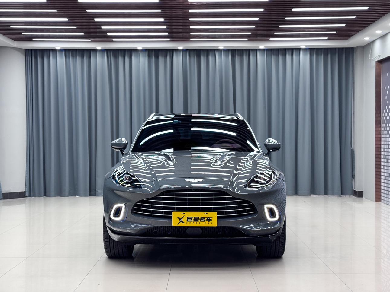 Aston Martin DBX 2023 thumb 9