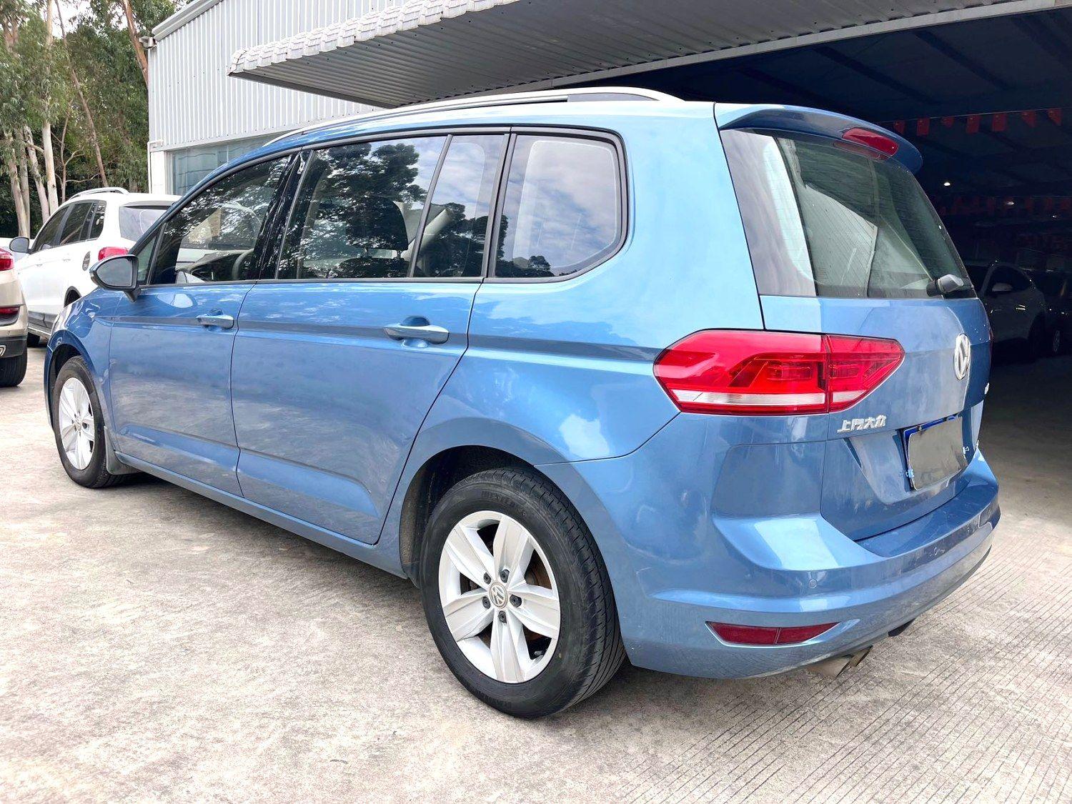 Volkswagen Touran 2018 thumb 2
