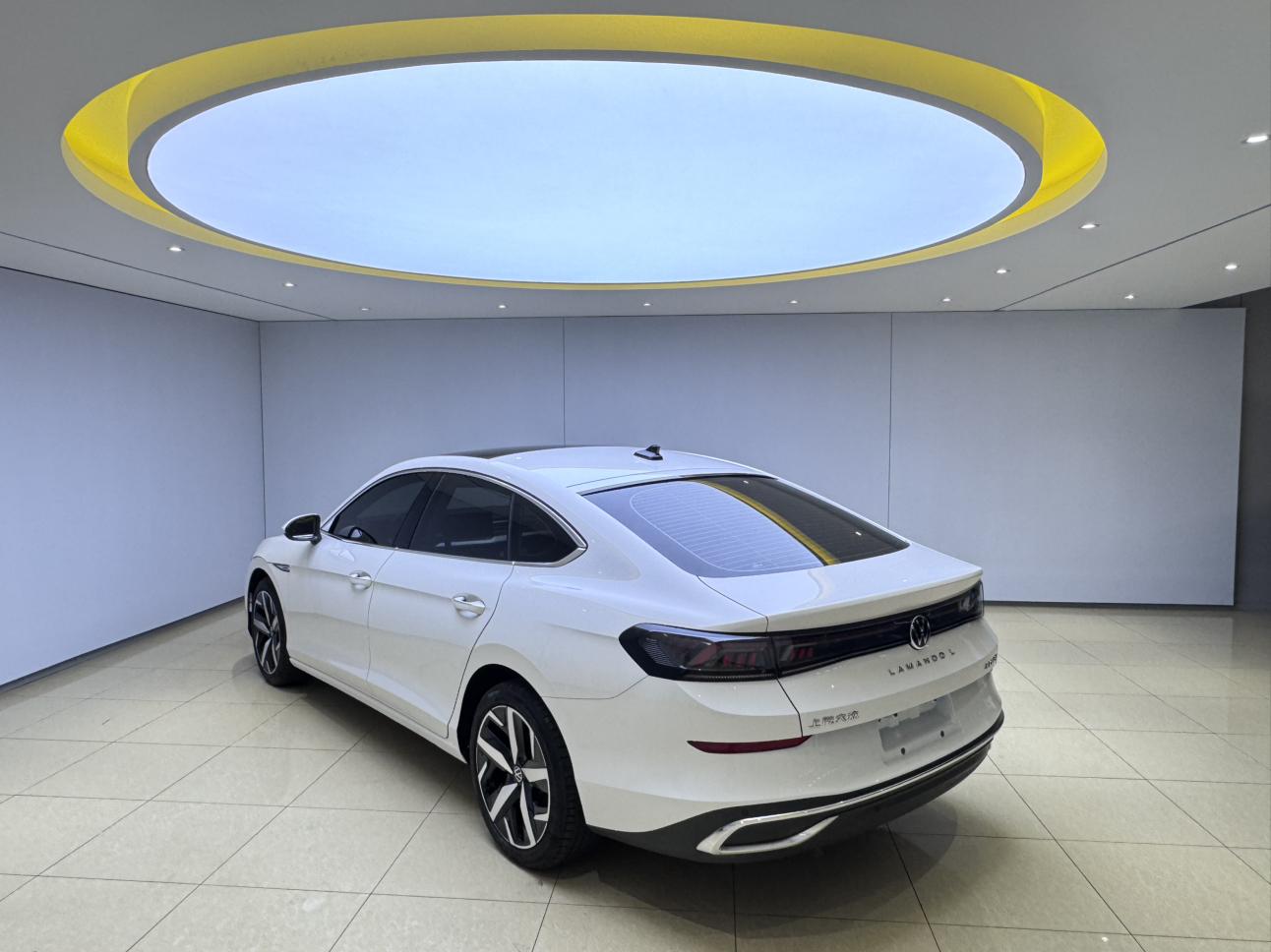 Volkswagen Lamando 2022 thumb 2