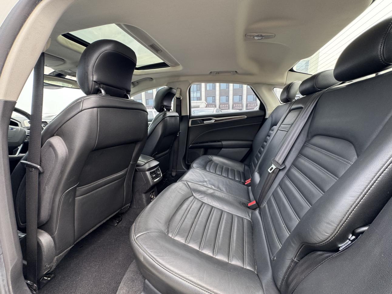 Ford Mondeo 2013 thumb 9