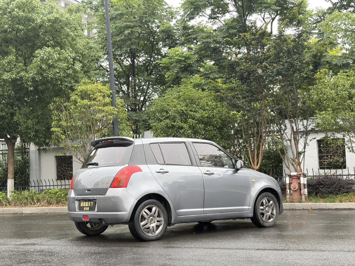 Suzuki Yu Yan 2011 thumb 3