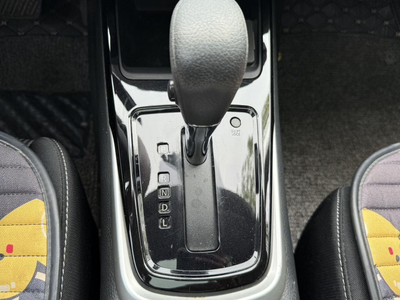 Nissan Tiida 2016 thumb 9