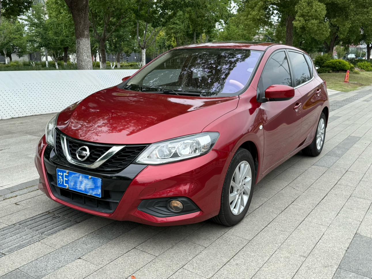 Nissan Tiida 2016 thumb 12