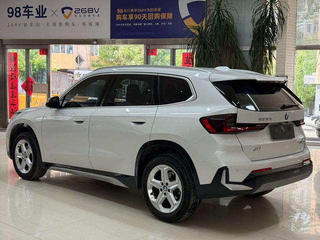 BMW X1 2023 thumb 2