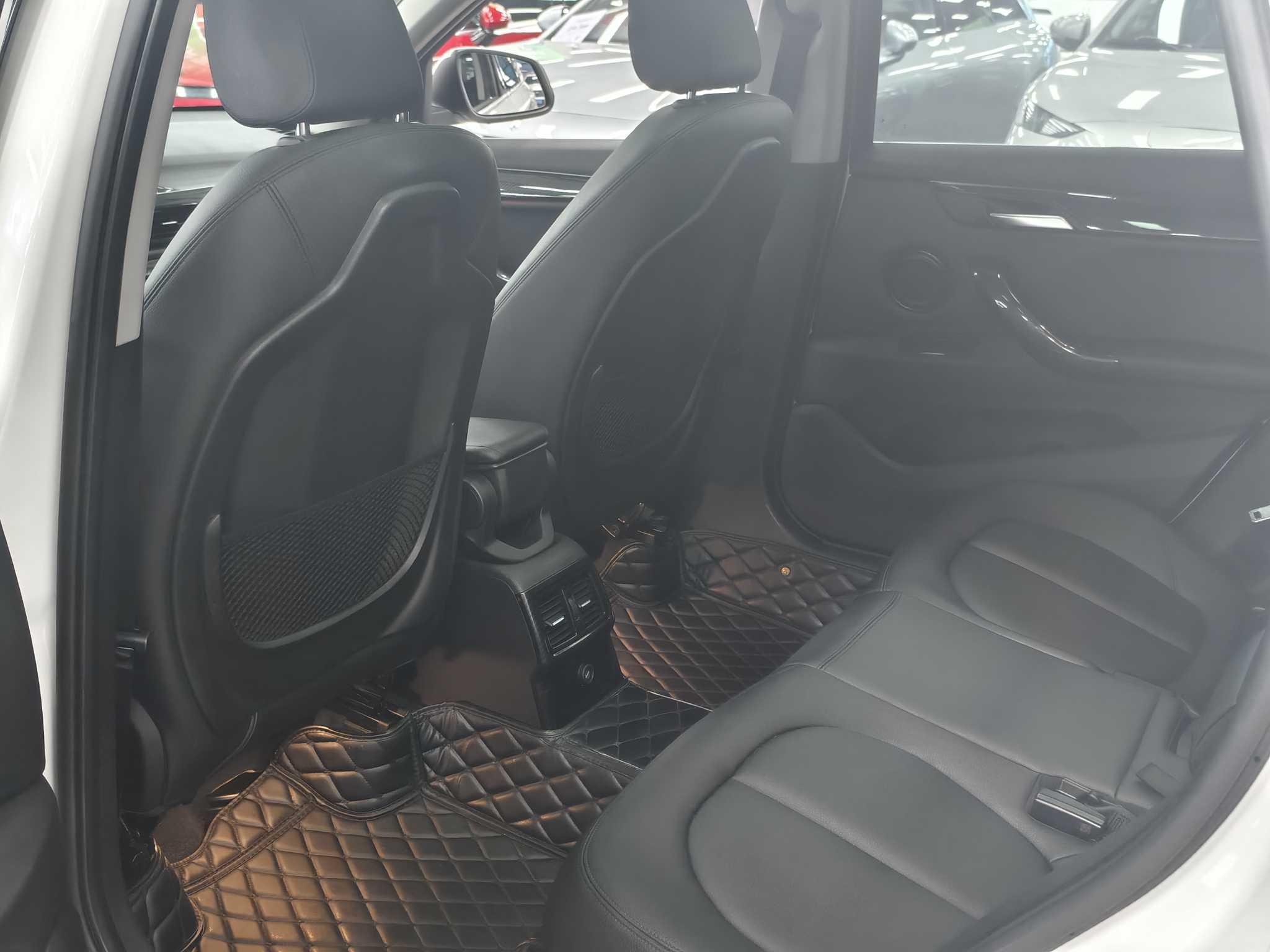 BMW X1 2018 thumb 8