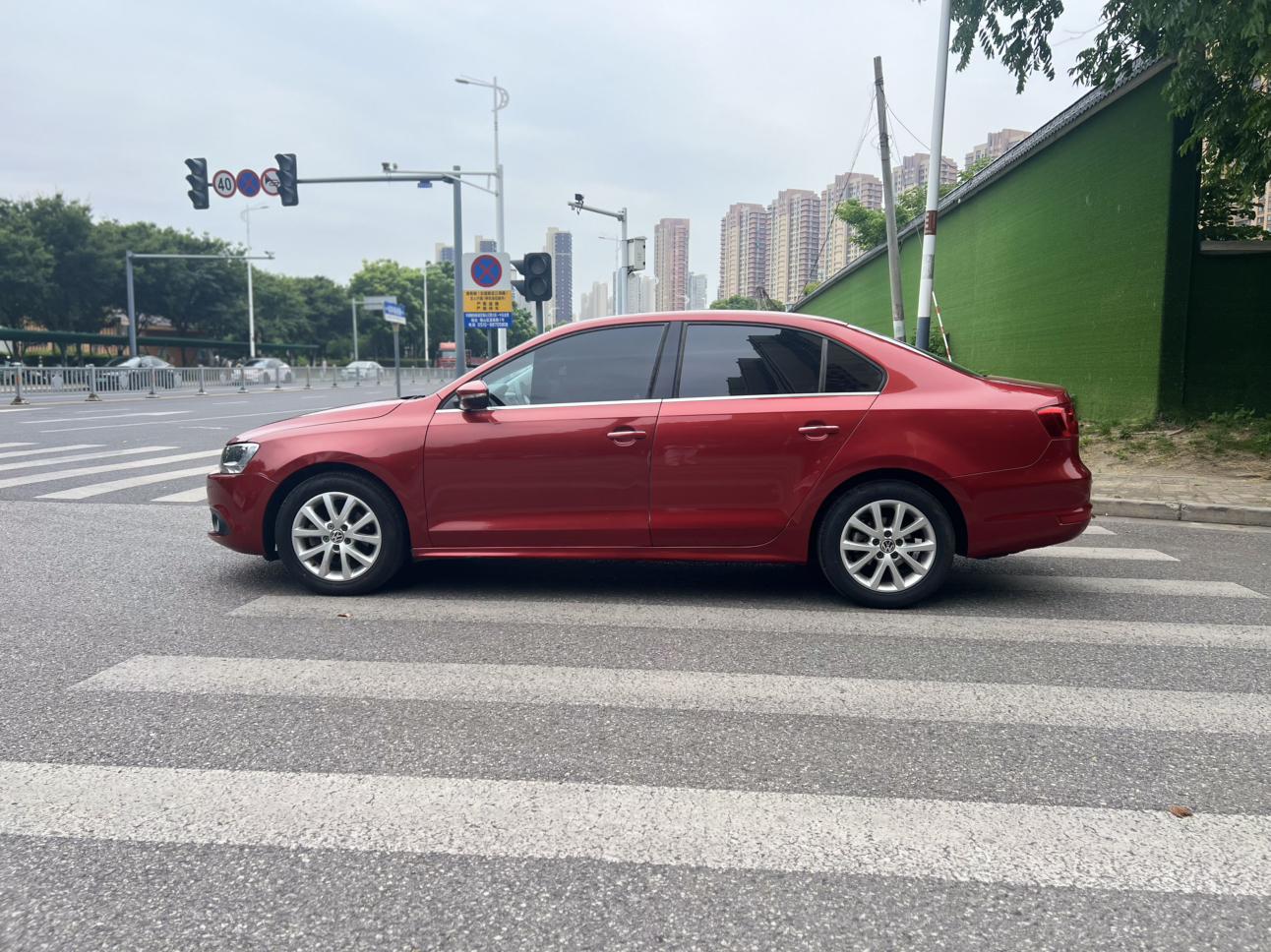 Volkswagen Sagitar 2014 thumb 2