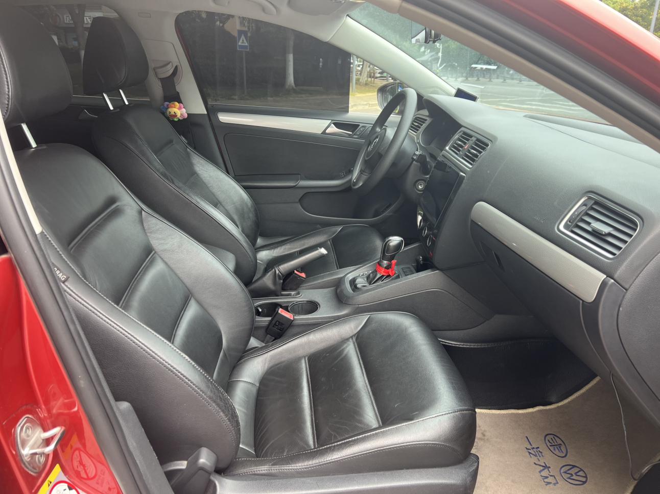 Volkswagen Sagitar 2014 thumb 7