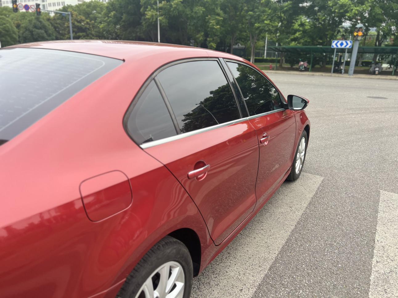 Volkswagen Sagitar 2014 thumb 8