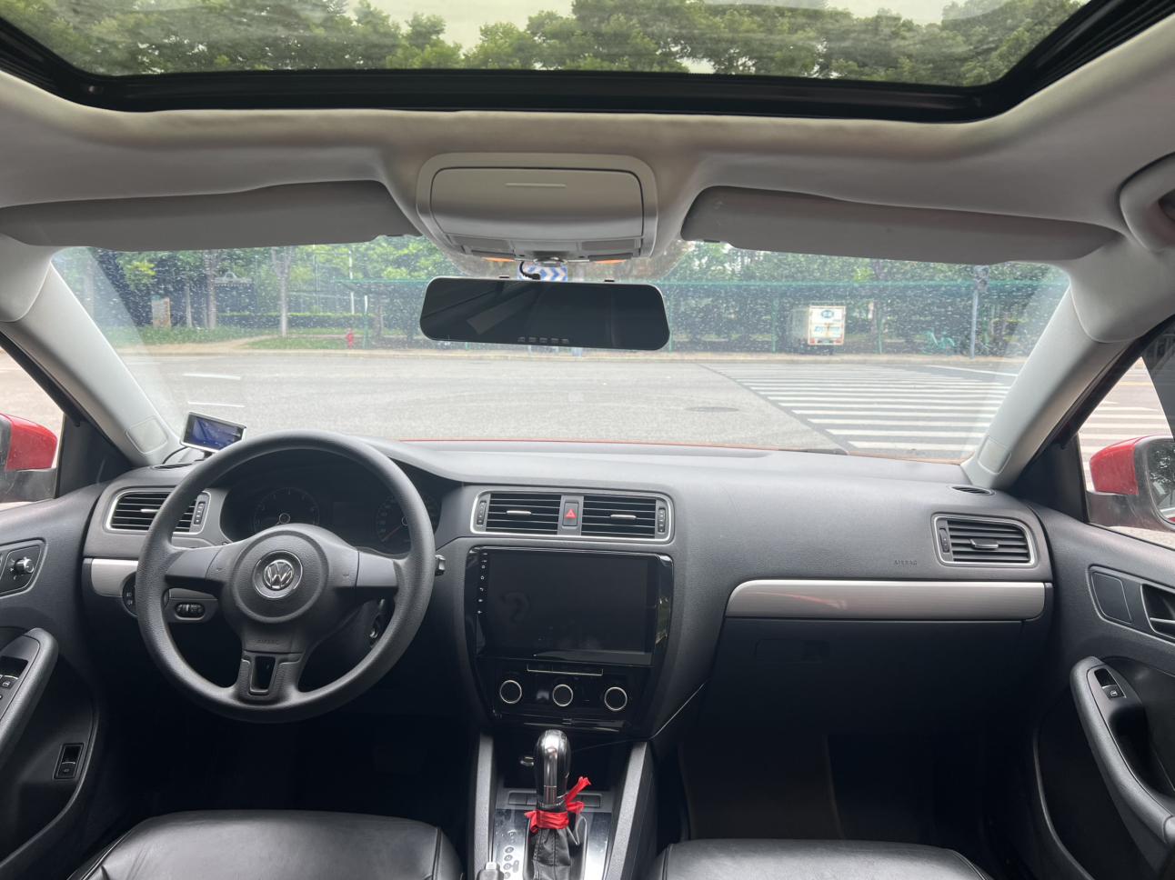 Volkswagen Sagitar 2014 thumb 11