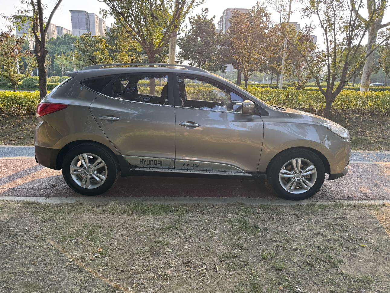 Hyundai ix35 2012 thumb 4