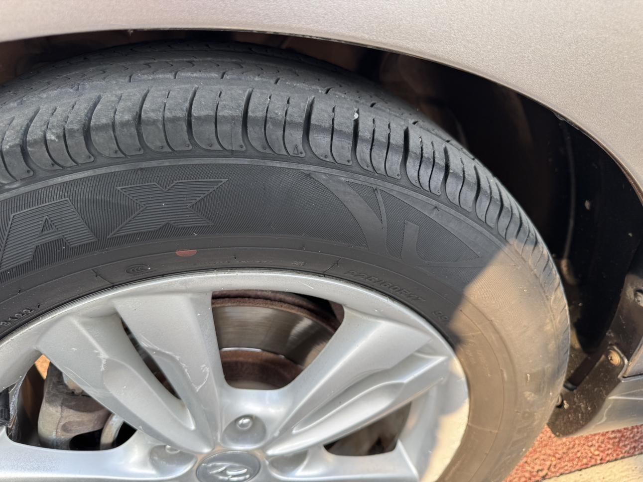 Hyundai ix35 2012 thumb 6