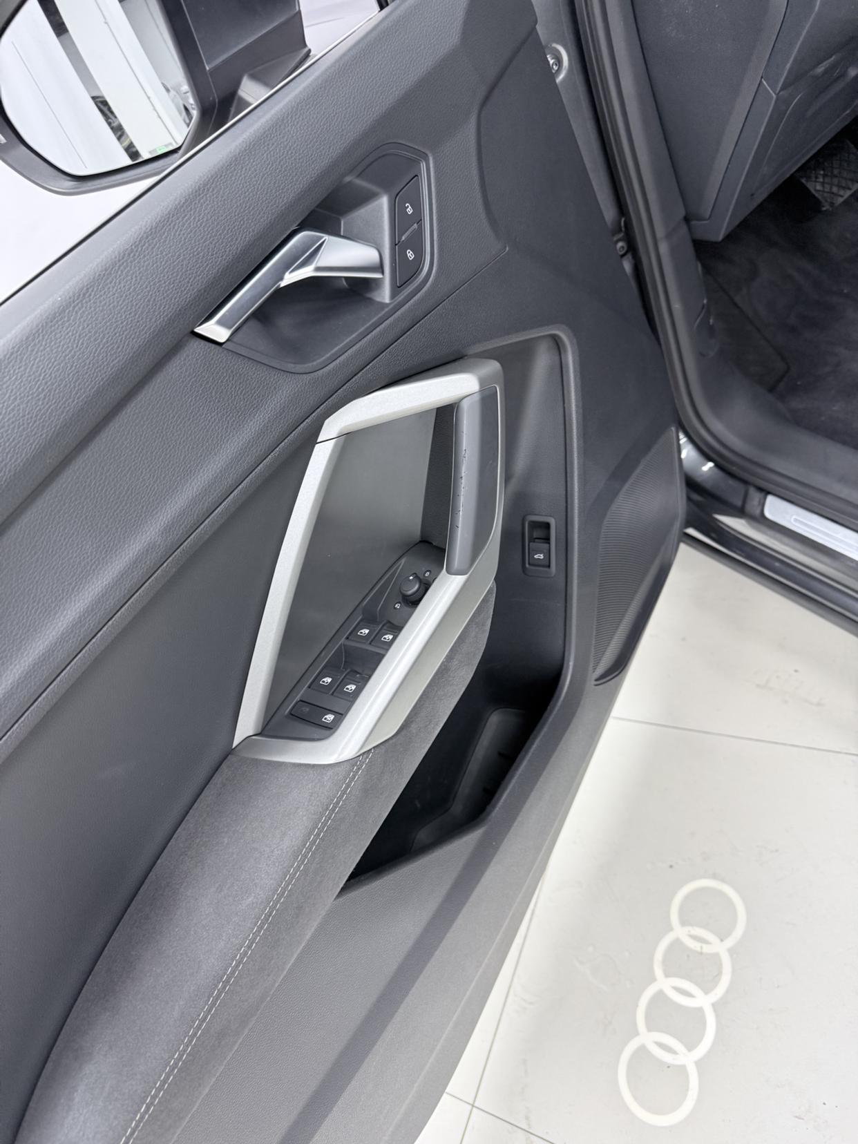 Audi Q3 2022 thumb 11