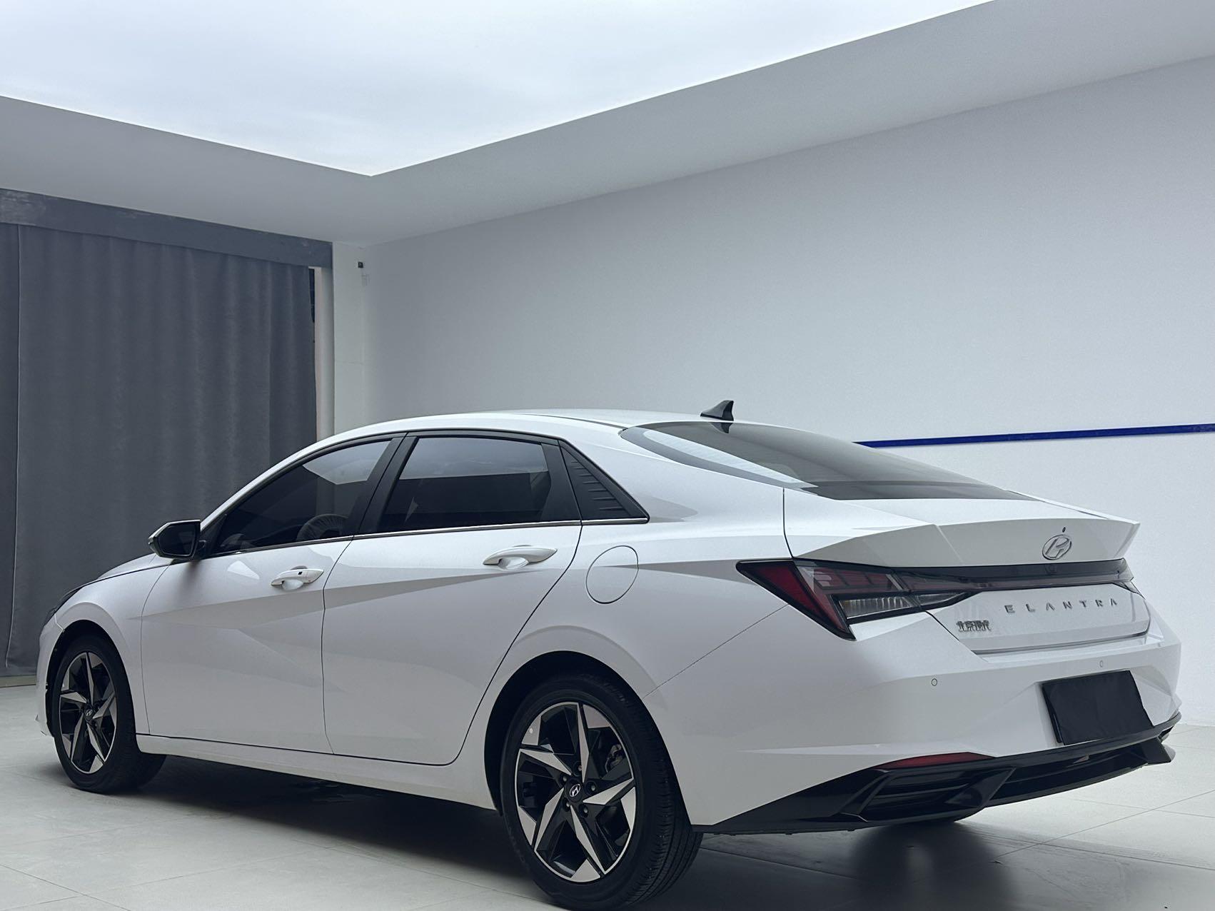 Hyundai Elantra 2021 thumb 2