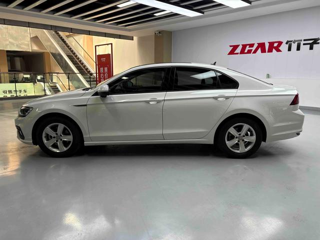 Volkswagen Lamando 2021 thumb 2