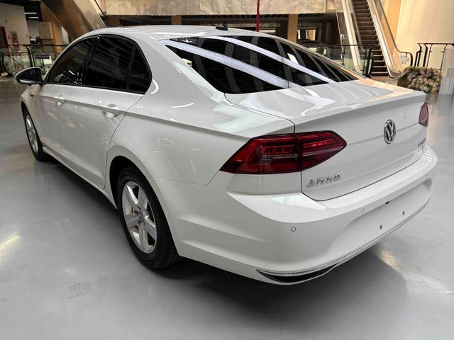 Volkswagen Lamando 2021 thumb 3
