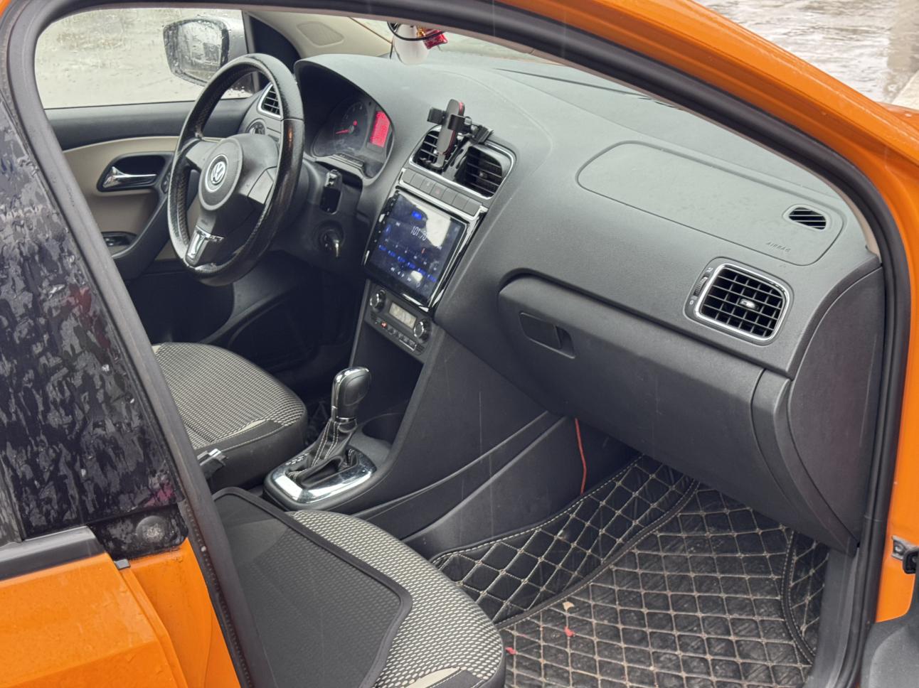 Volkswagen Polo 2012 thumb 5