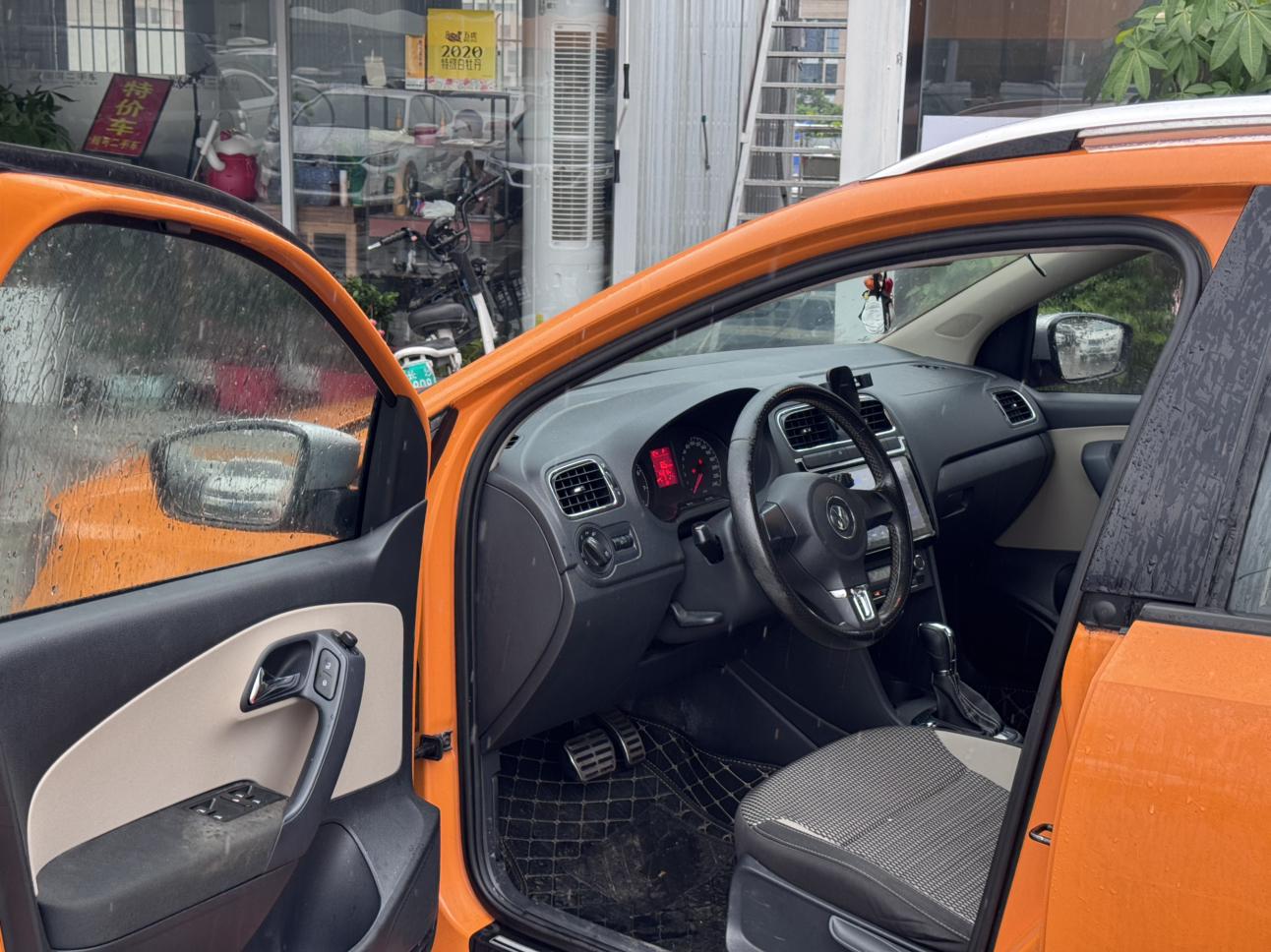 Volkswagen Polo 2012 thumb 9