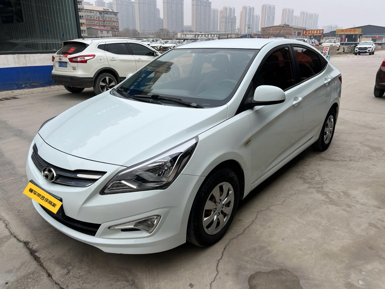 Hyundai Solaris 2014 thumb 9