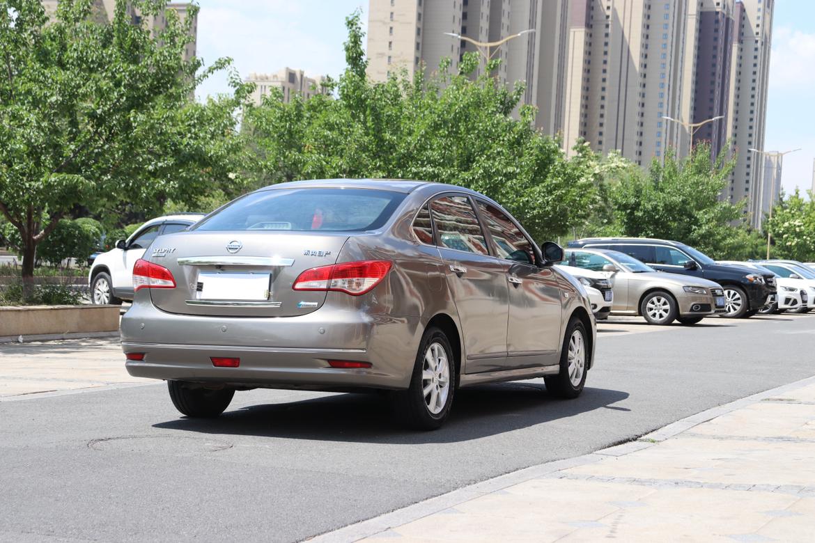 Nissan Sylphy 2019 thumb 4