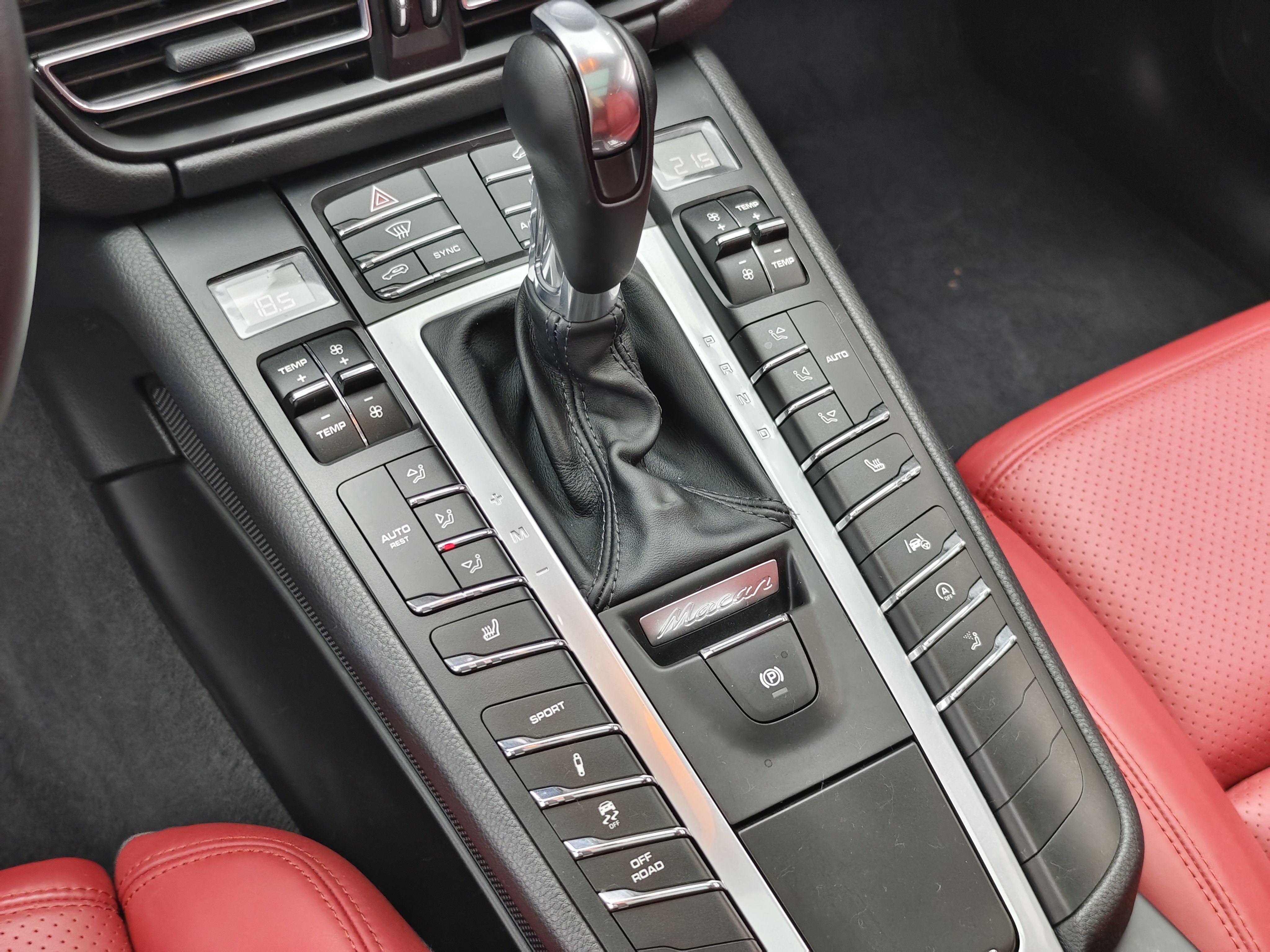 Porsche Macan 2020 thumb 11