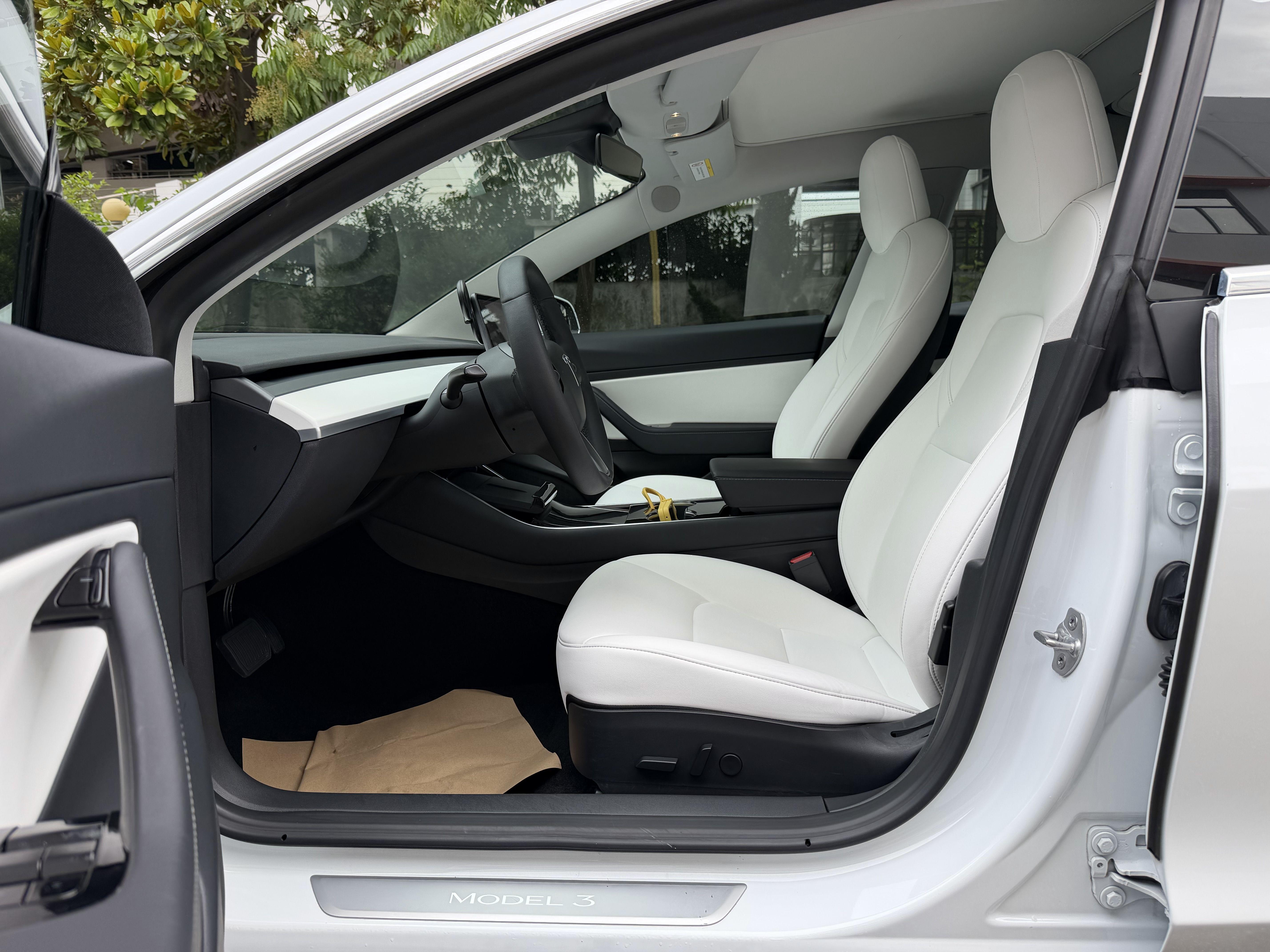 Tesla Model 3 2020 thumb 9